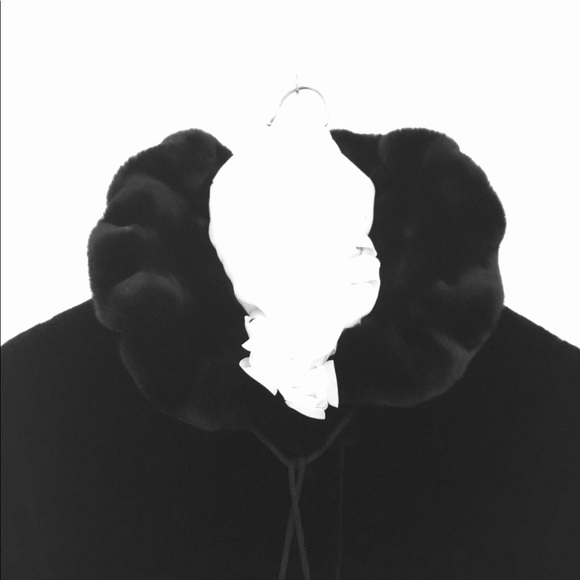 FAUX FUR BLACK CAPE - Picture 8 of 14